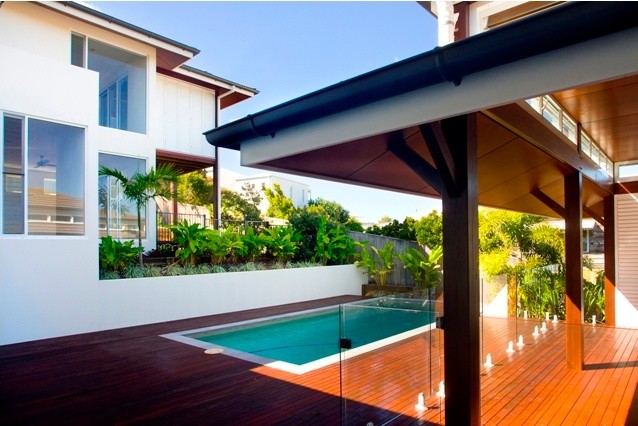 Inspiration for a tropical exterior home remodel in Brisbane