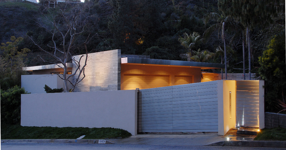 Modern house exterior in Los Angeles.