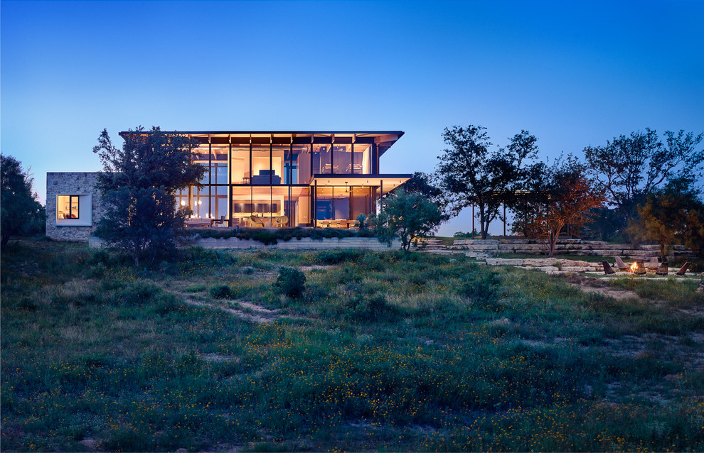 Inspiration for a contemporary house exterior in Austin.