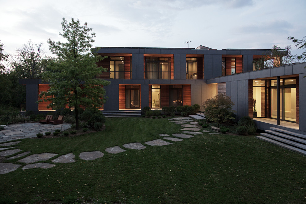 Источник вдохновения для домашнего уюта: серый, двухэтажный дом в современном стиле