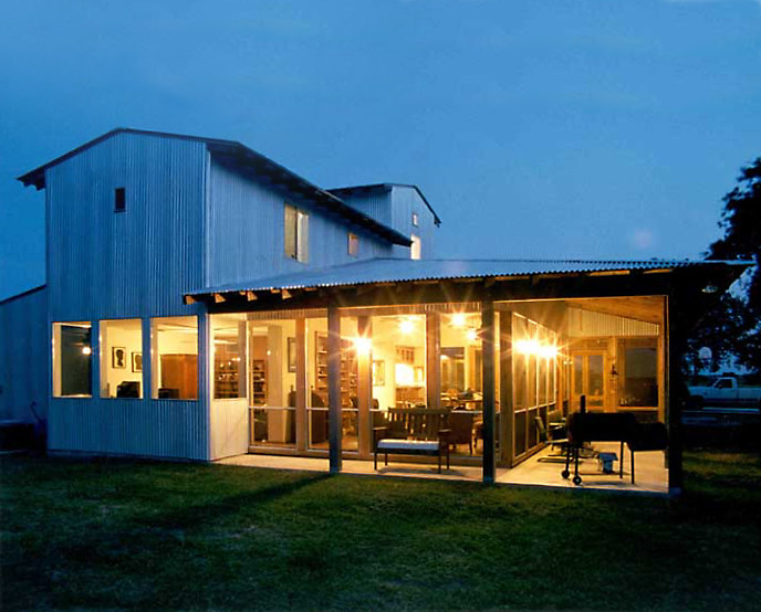 Urban exterior home photo in Austin