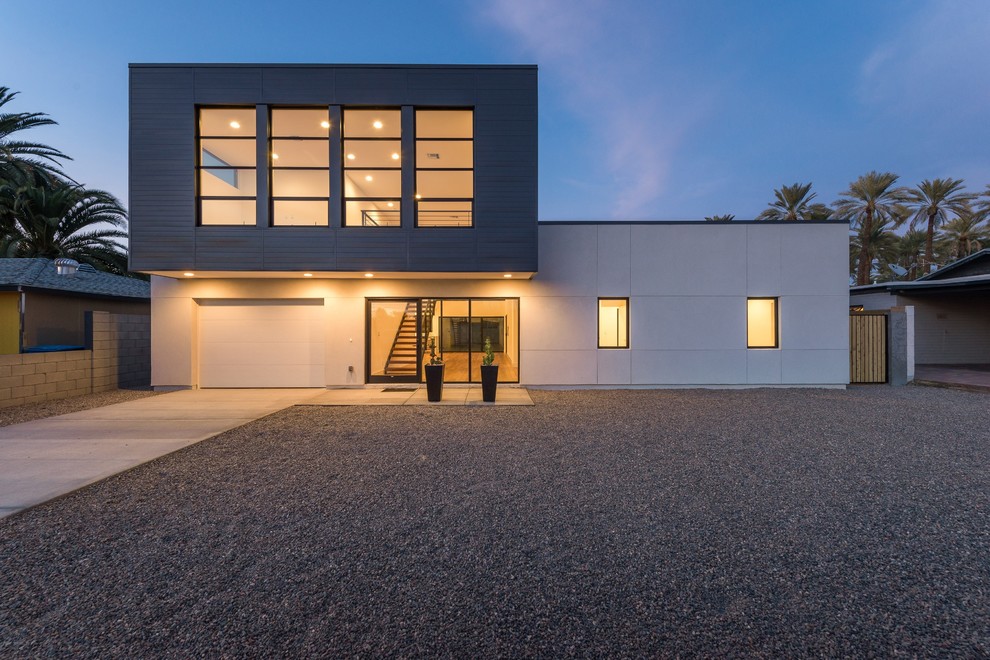 Zweistöckiges Modernes Haus mit Putzfassade in Phoenix