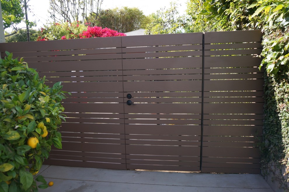 Rose Ave Entry Gates Modern Exterior Los Angeles by Harwell Fencing and Gates Inc Houzz