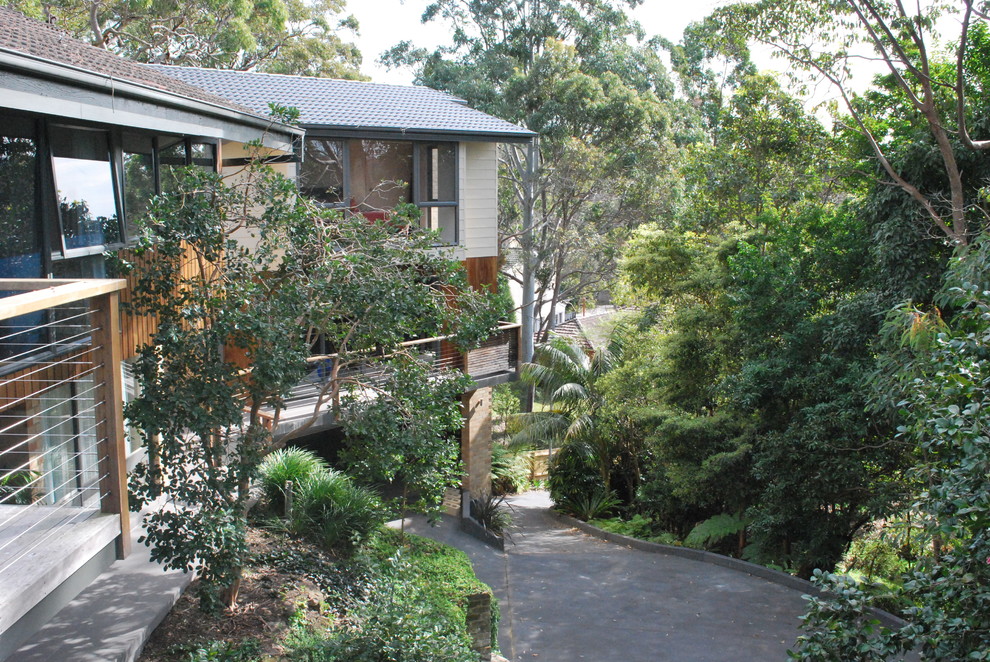 Inspiration for a contemporary exterior home remodel in Sydney