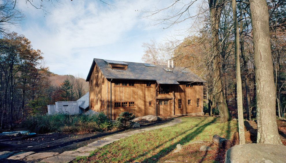 Zweistöckige Urige Holzfassade Haus in New York