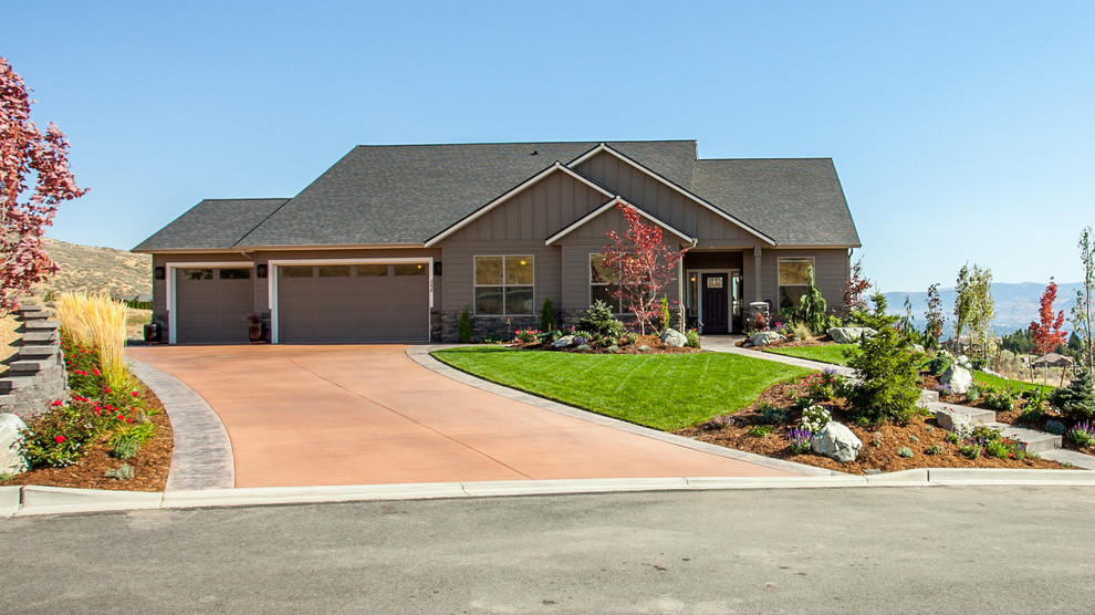 Rustic Home Build in Wenatchee Rustic Exterior Seattle by Lexar