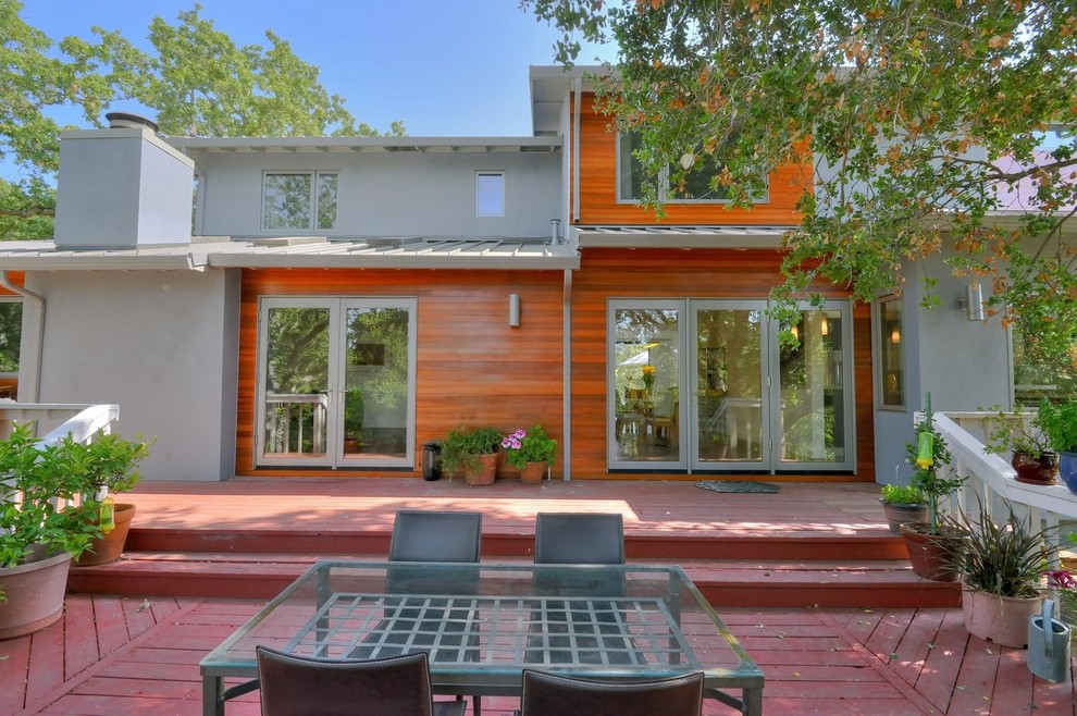 Zweistöckige Moderne Holzfassade Haus mit grauer Fassadenfarbe in San Francisco