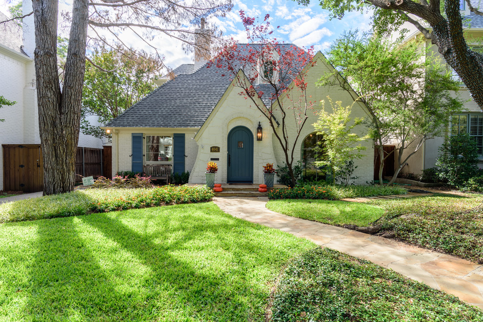 Sample 4 Traditional House Exterior Dallas by Mike Healey