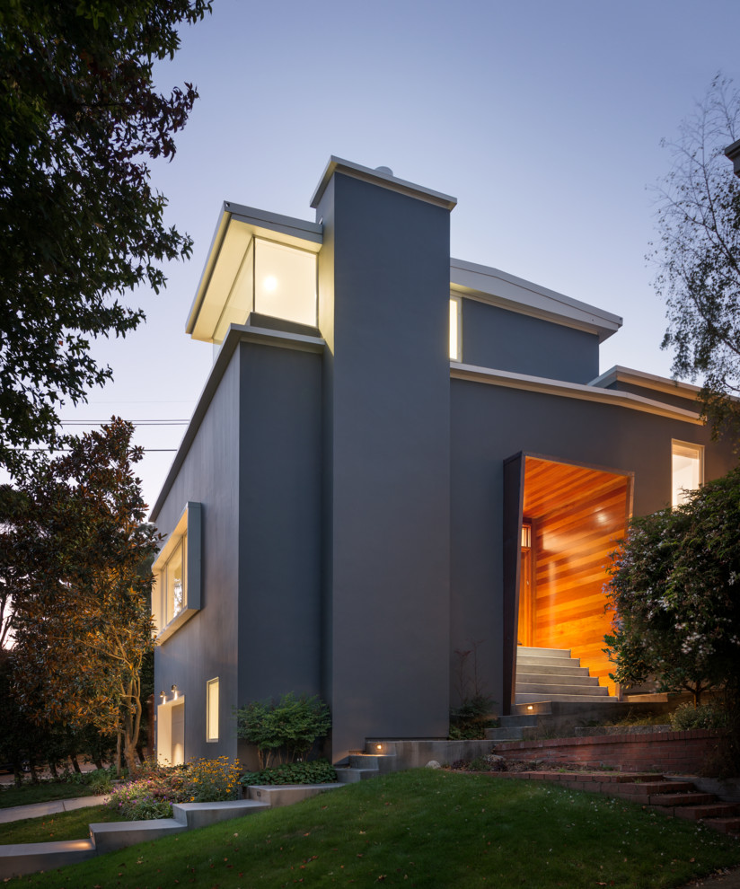 サンフランシスコにあるコンテンポラリースタイルのおしゃれなグレーの家の写真