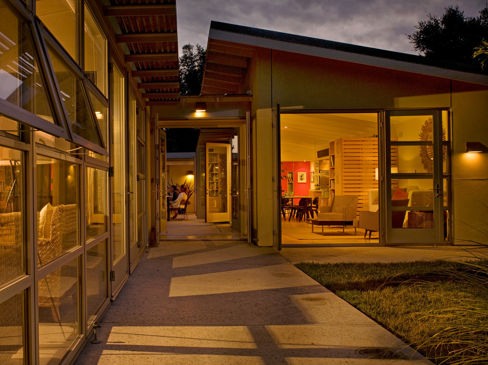 Photo of a contemporary house exterior in Santa Barbara.