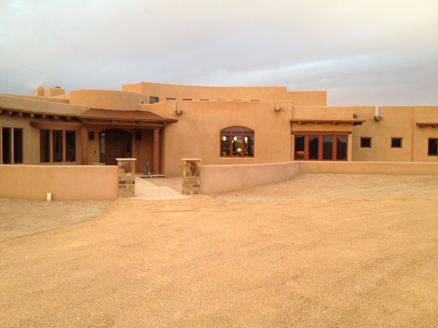 Santa Fe Modern Adobe - American Southwest - House Exterior - Albuquerque -  by Shannon Kirby Interiors | Houzz IE