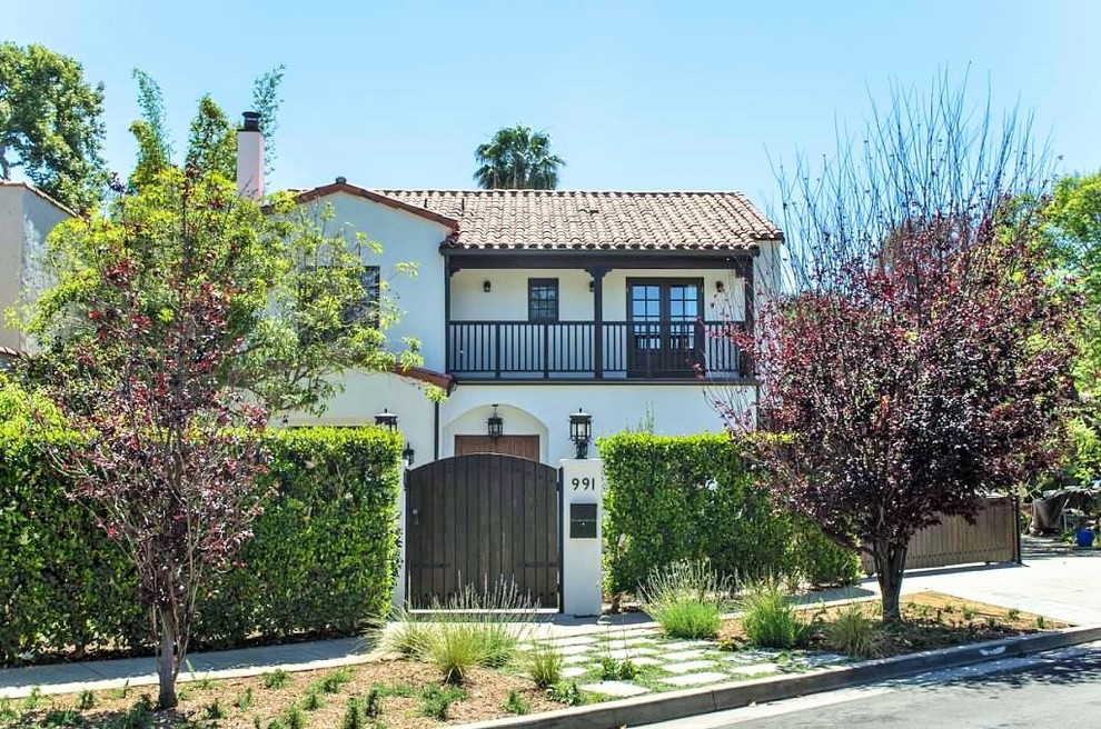 This is an example of a house exterior in Los Angeles.