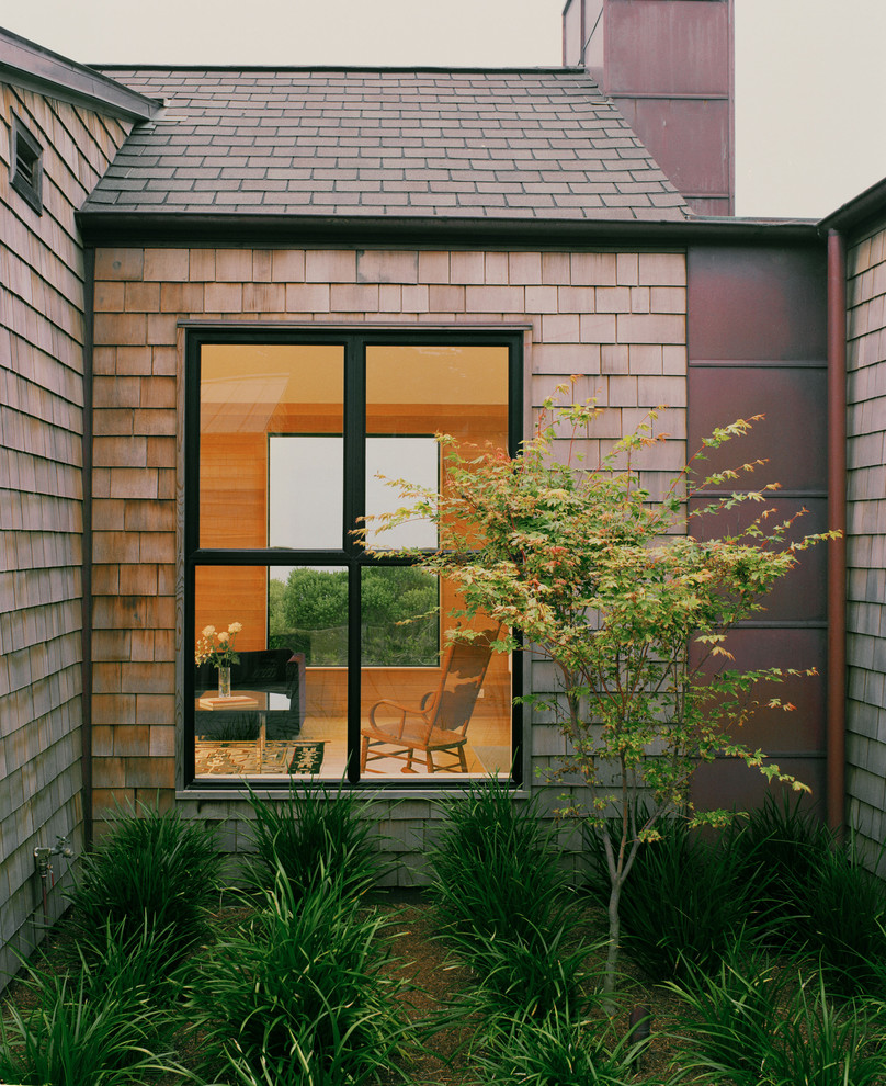 Inspiration for a contemporary house exterior in San Francisco.