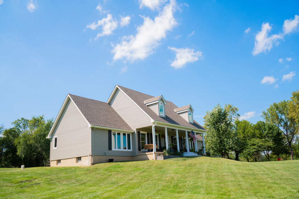 Seamless Polymer Siding in Mountain Clay w/ Energy Efficient