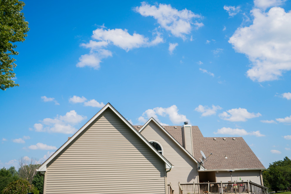 Seamless Polymer Siding in Mountain Clay w/ Energy Efficient