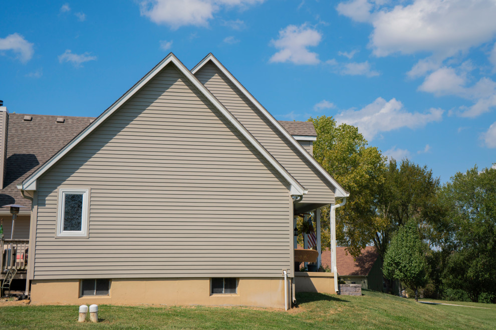 Seamless Polymer Siding in Mountain Clay w/ Energy Efficient