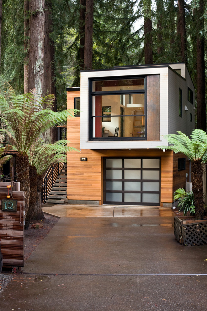 Kleines, Zweistöckiges Modernes Haus mit bunter Fassadenfarbe in San Francisco