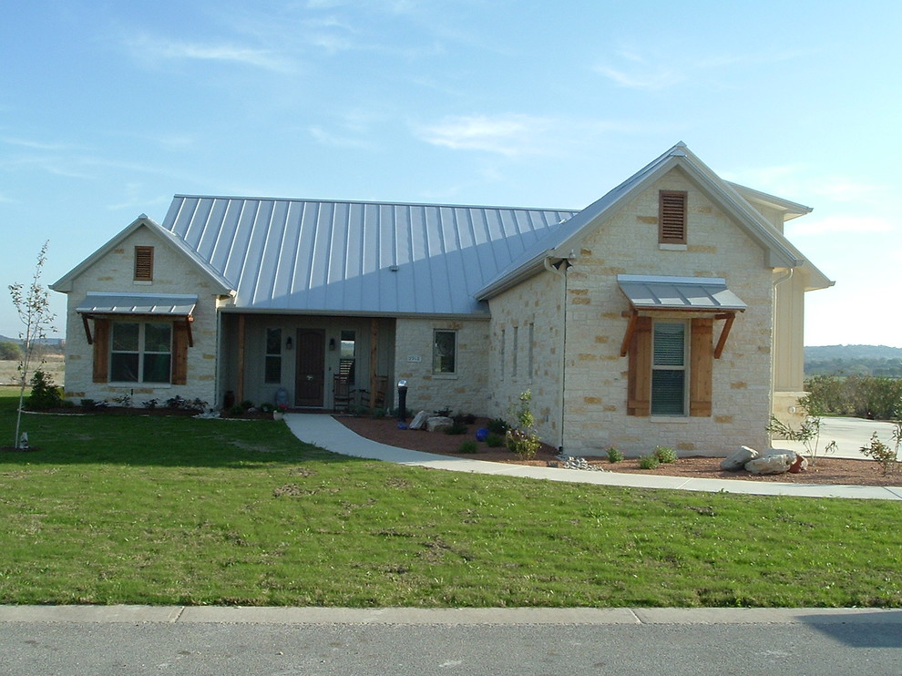 Design ideas for a rural house exterior in Dallas.