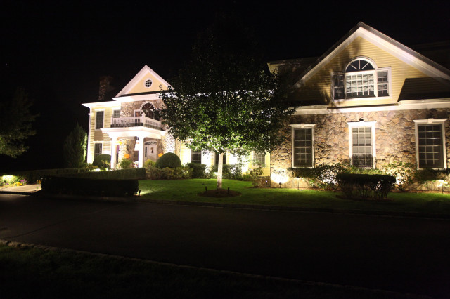 Set Back Off The Road in Greenwich and Perfectly Seen in the Light -  Traditional - House Exterior - New York - by Outdoor Lighting Design by  Preferred Properties | Houzz IE