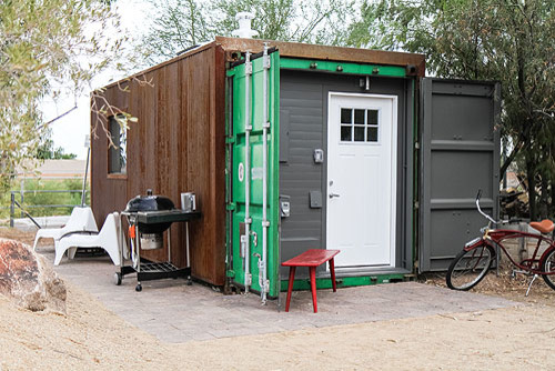 フェニックスにあるモダンスタイルのおしゃれな物置小屋・庭小屋の写真