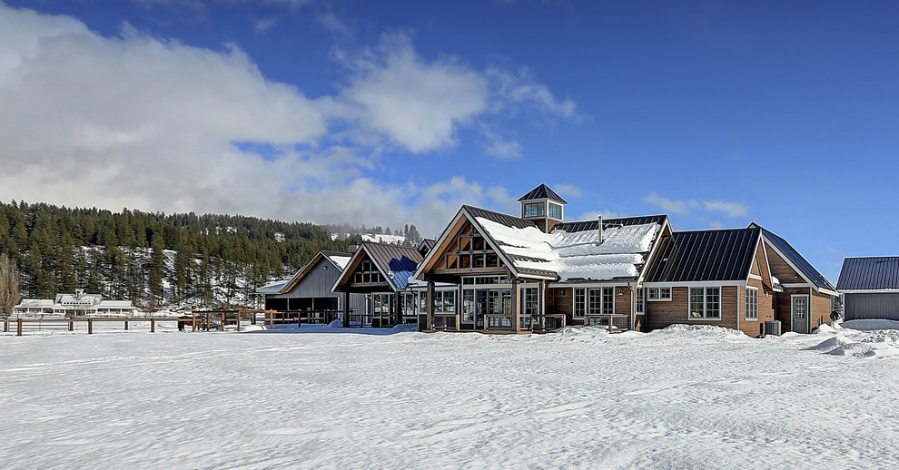 Silver Lining Ranch on the Teanaway River, Cle Elum WA Farmhouse
