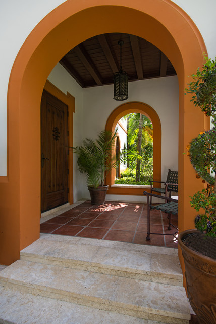 Smith Res (Casas Sevillanas) - Mediterráneo - Fachada - Miami - de Nelson  de Leon/Locus Architecture Inc. | Houzz