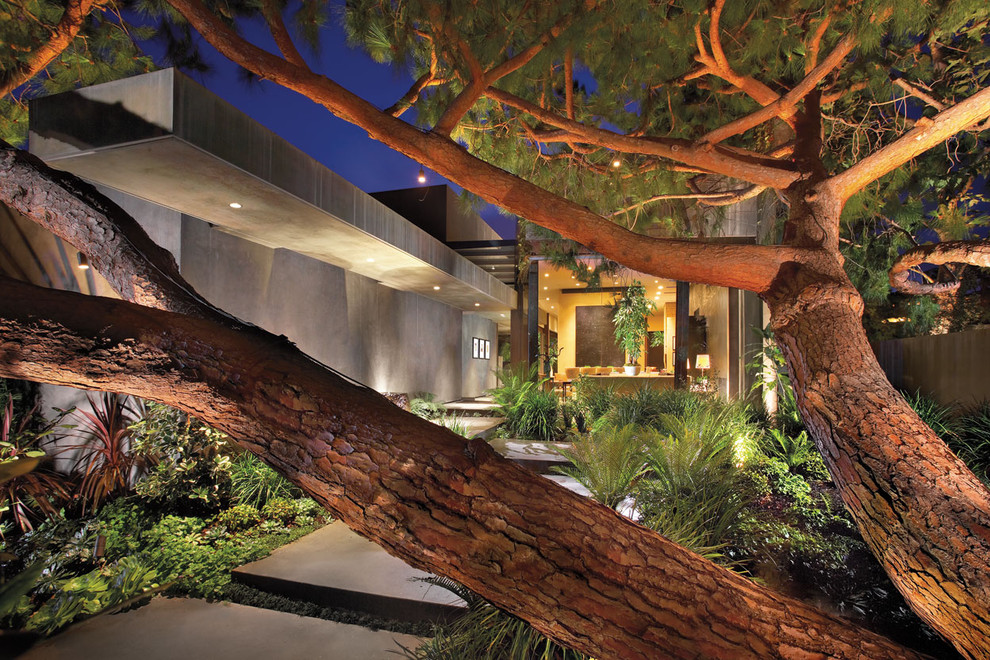 Inspiration for a contemporary concrete house exterior in Orange County.