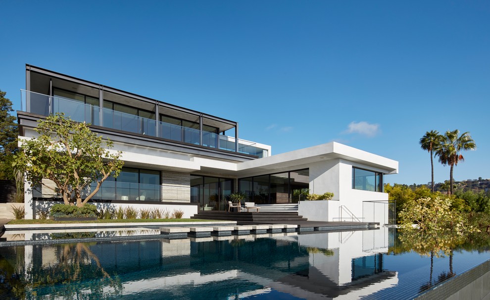 Zweistöckiges Modernes Einfamilienhaus mit Flachdach in Orange County