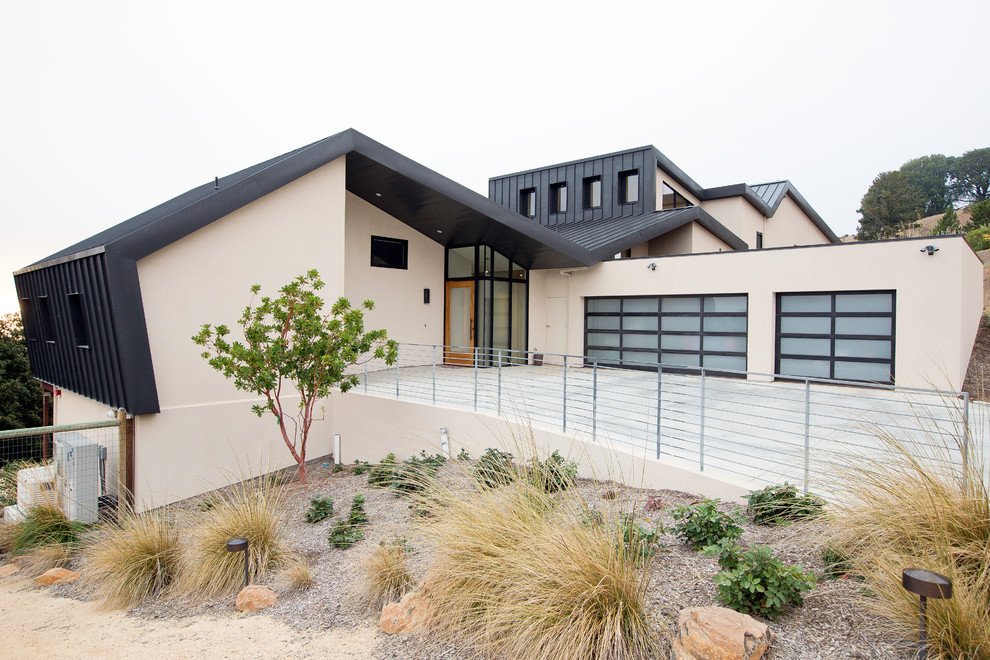 This is an example of a beige modern house exterior in San Francisco.