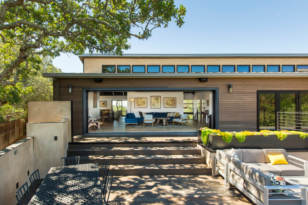 Einstöckiges Modernes Haus mit brauner Fassadenfarbe, Pultdach und Blechdach in San Francisco