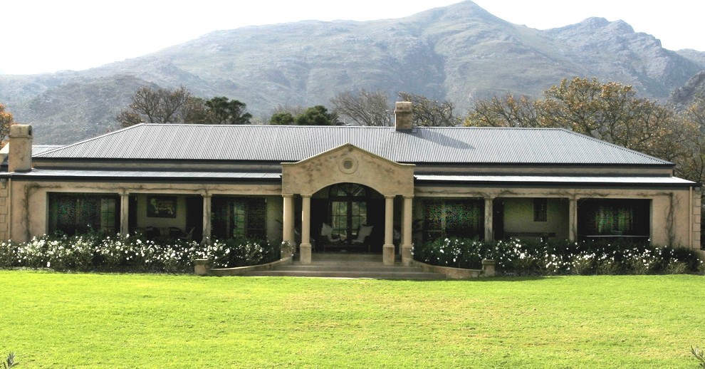 South African Farmhouse Farmhouse Exterior Amsterdam by VKV