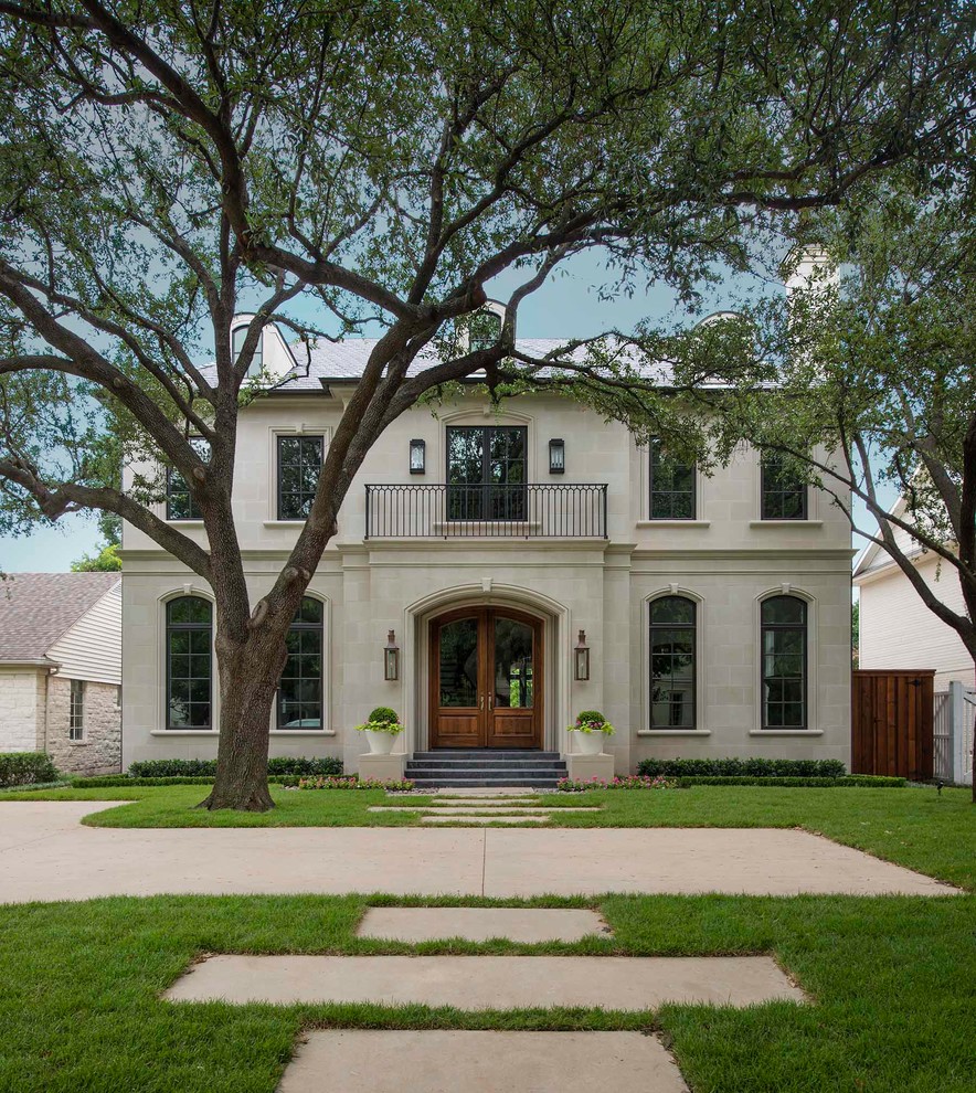 Photo of a white classic house exterior in Dallas.