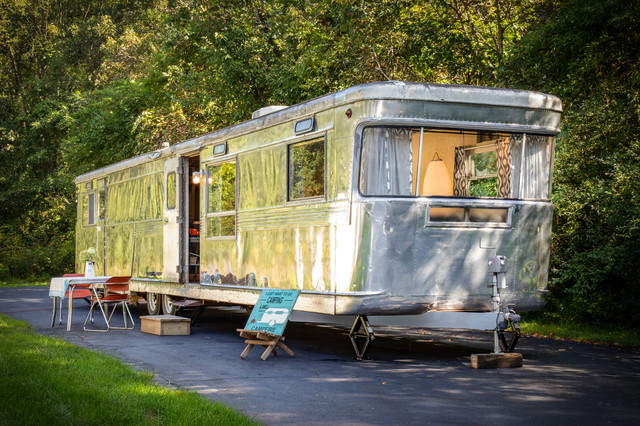 Spartan Imperial Mansion Renovation Mid Century Hauser Sonstige Von Skp Design Houzz