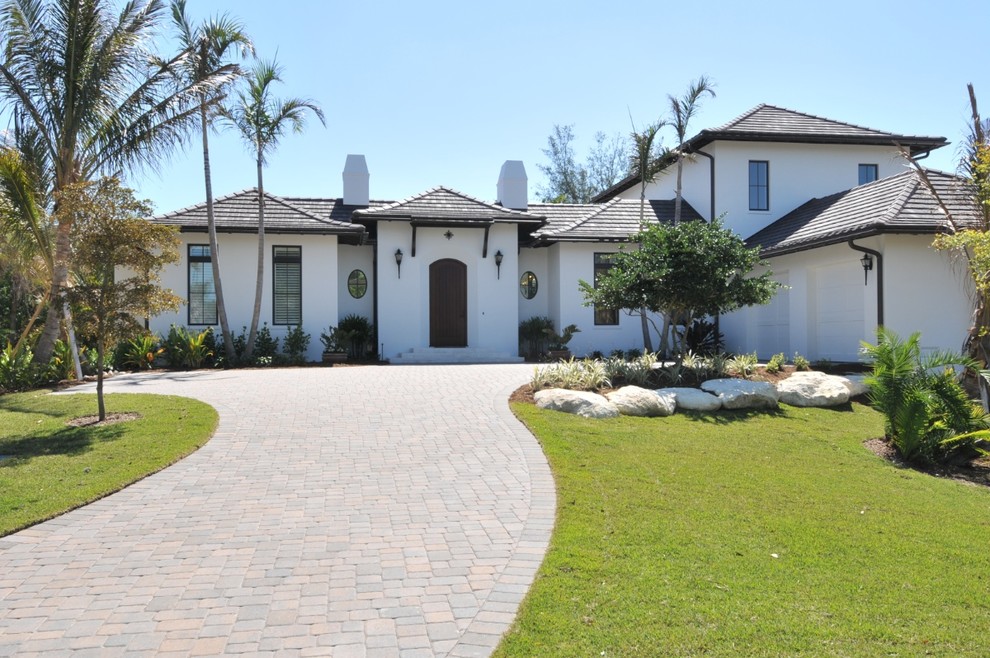 This is an example of a traditional house exterior in Tampa.