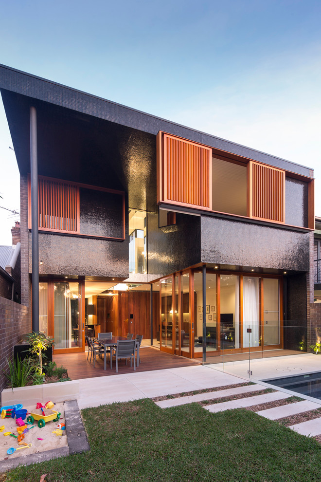 Großes, Zweistöckiges Modernes Haus mit Flachdach in Sydney