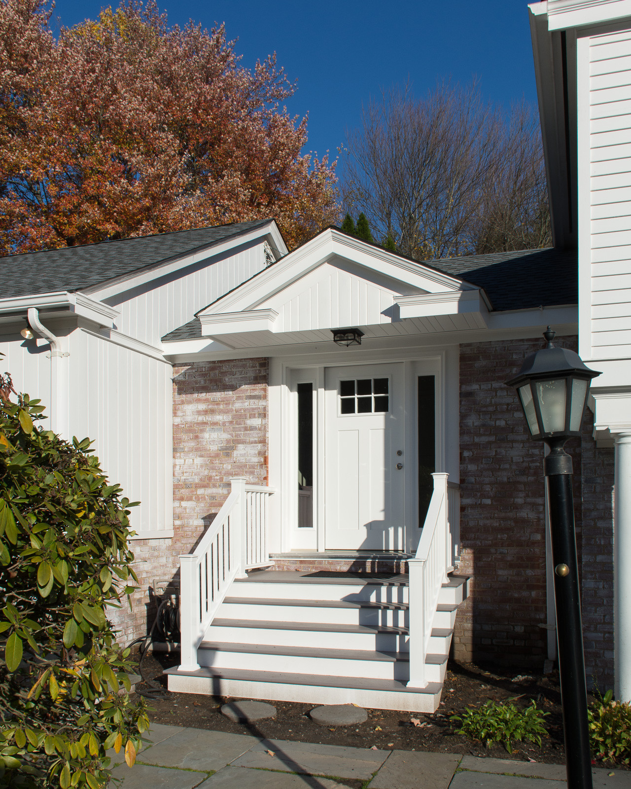 James Hardie Evening Blue Siding W/ Arctic White Hardie Trim