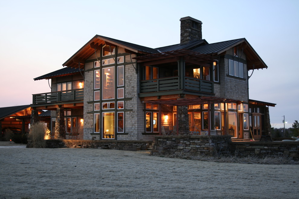 Immagine della facciata di una casa american style a due piani