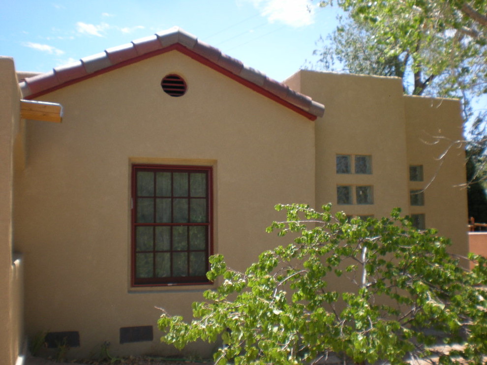 Photo of a mediterranean house exterior in Albuquerque.
