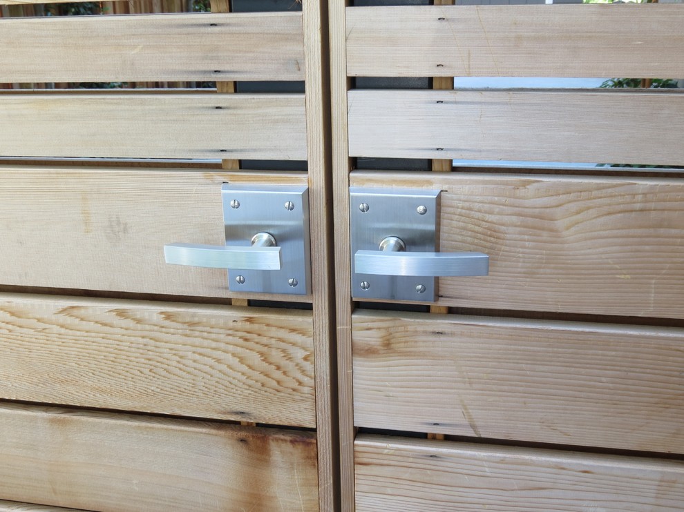 Stainless Steel Contemporary Alta Gate Latch with Dummy Handle