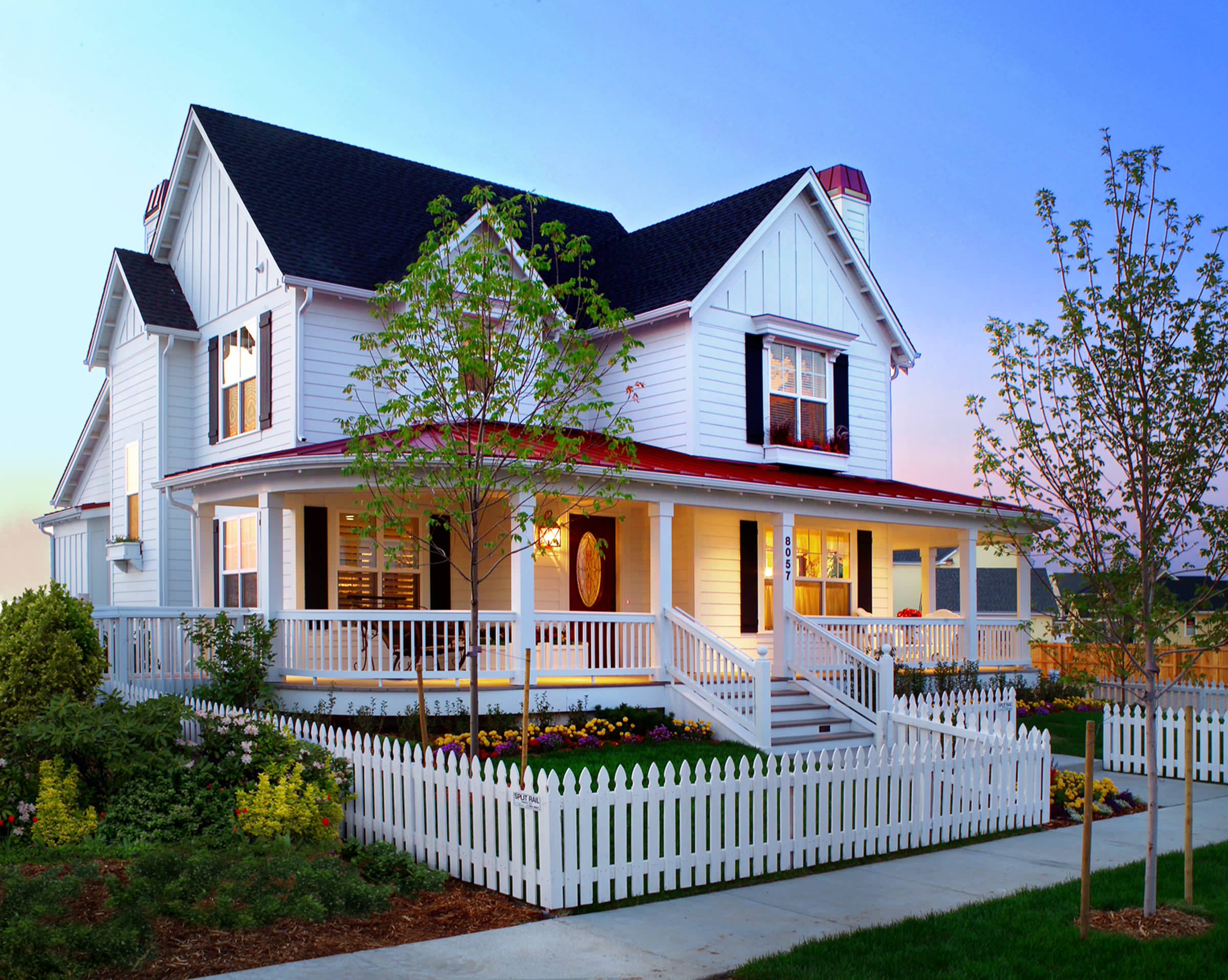 75 White Exterior Home with a Red Roof Ideas You'll Love - April, 2023 |  Houzz