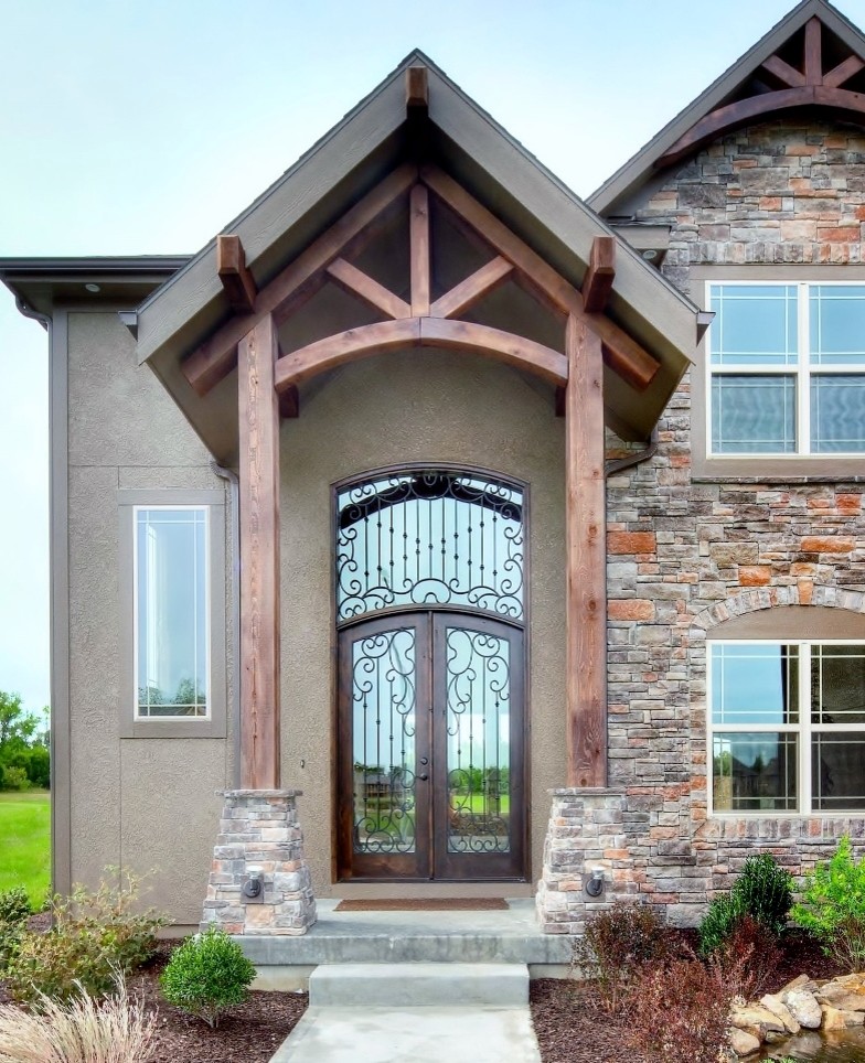 Stone Canyon subdivision in Blue Springs, MO Traditional Exterior