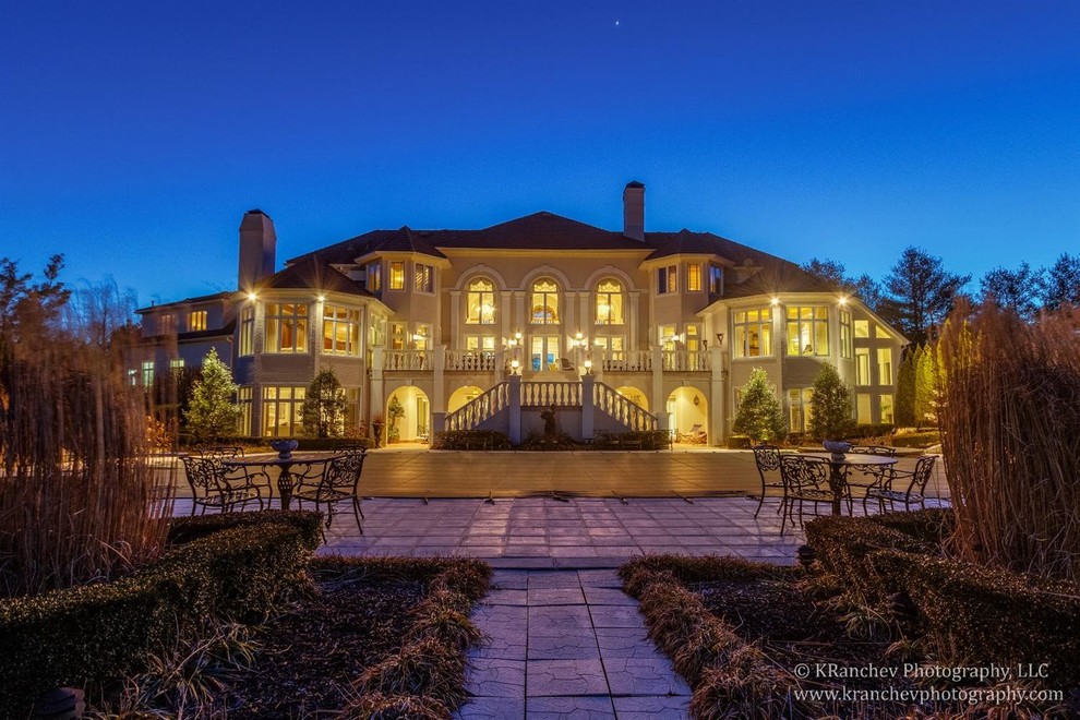 Stonehedge Estate in Frankfort, KY Contemporary Exterior Other