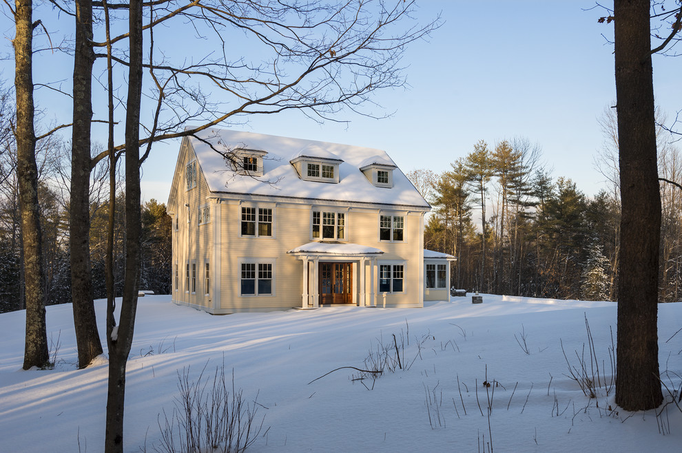 Große, Dreistöckige Klassische Holzfassade Haus in Portland Maine