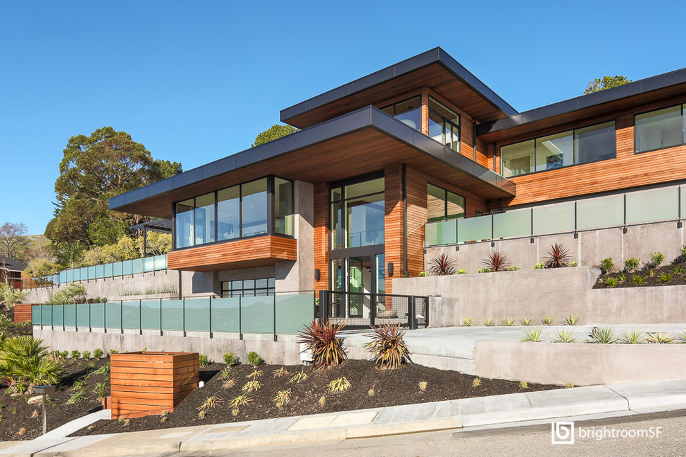 Design ideas for a modern house exterior in San Francisco.