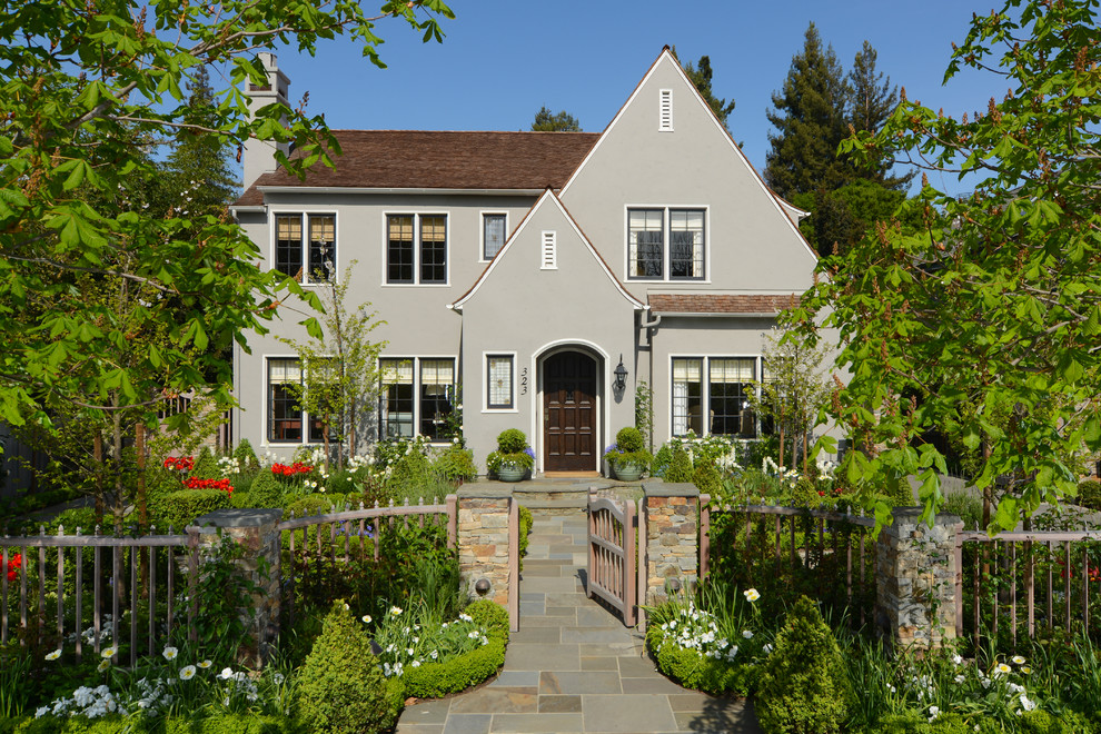 Example of a classic gray exterior home design in San Francisco