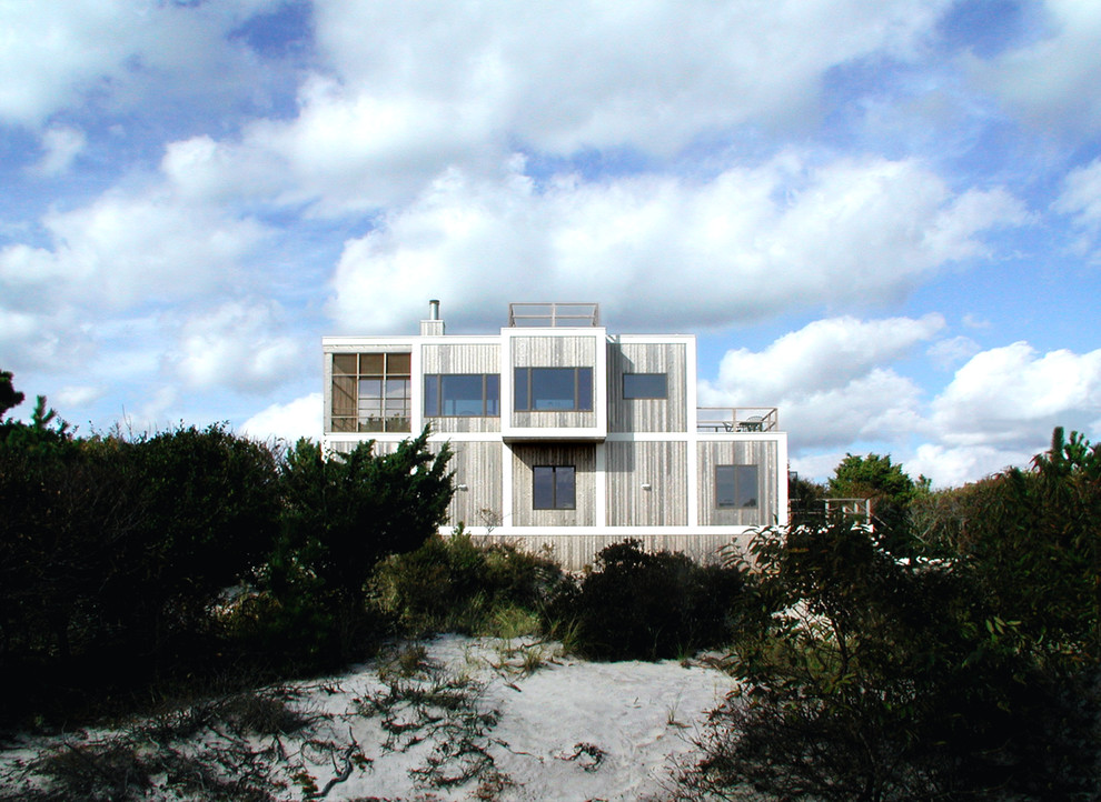 Immagine della facciata di una casa moderna a due piani