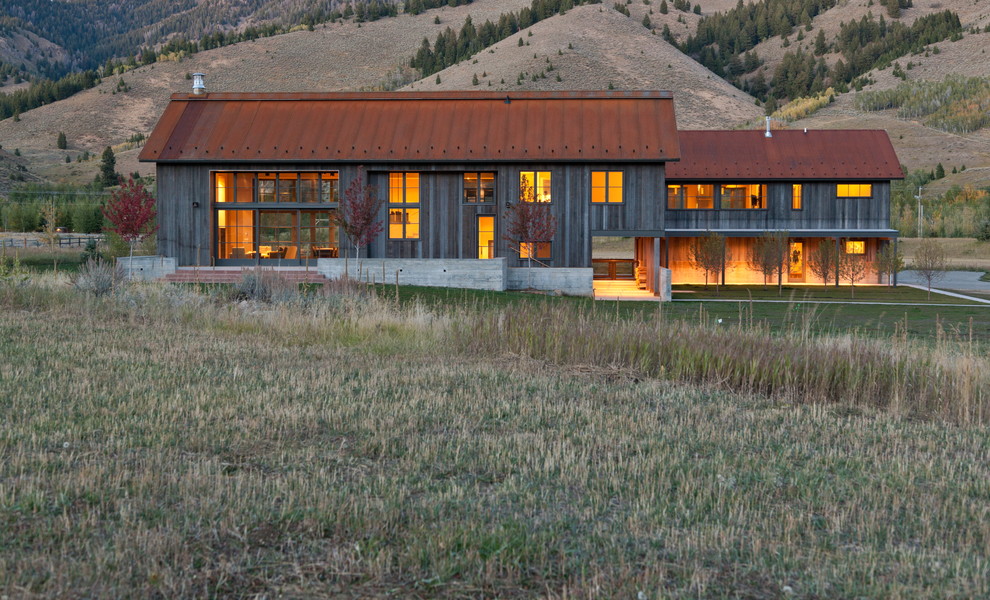 Sun Valley Farmhouse Farmhouse Exterior San Francisco by Signum