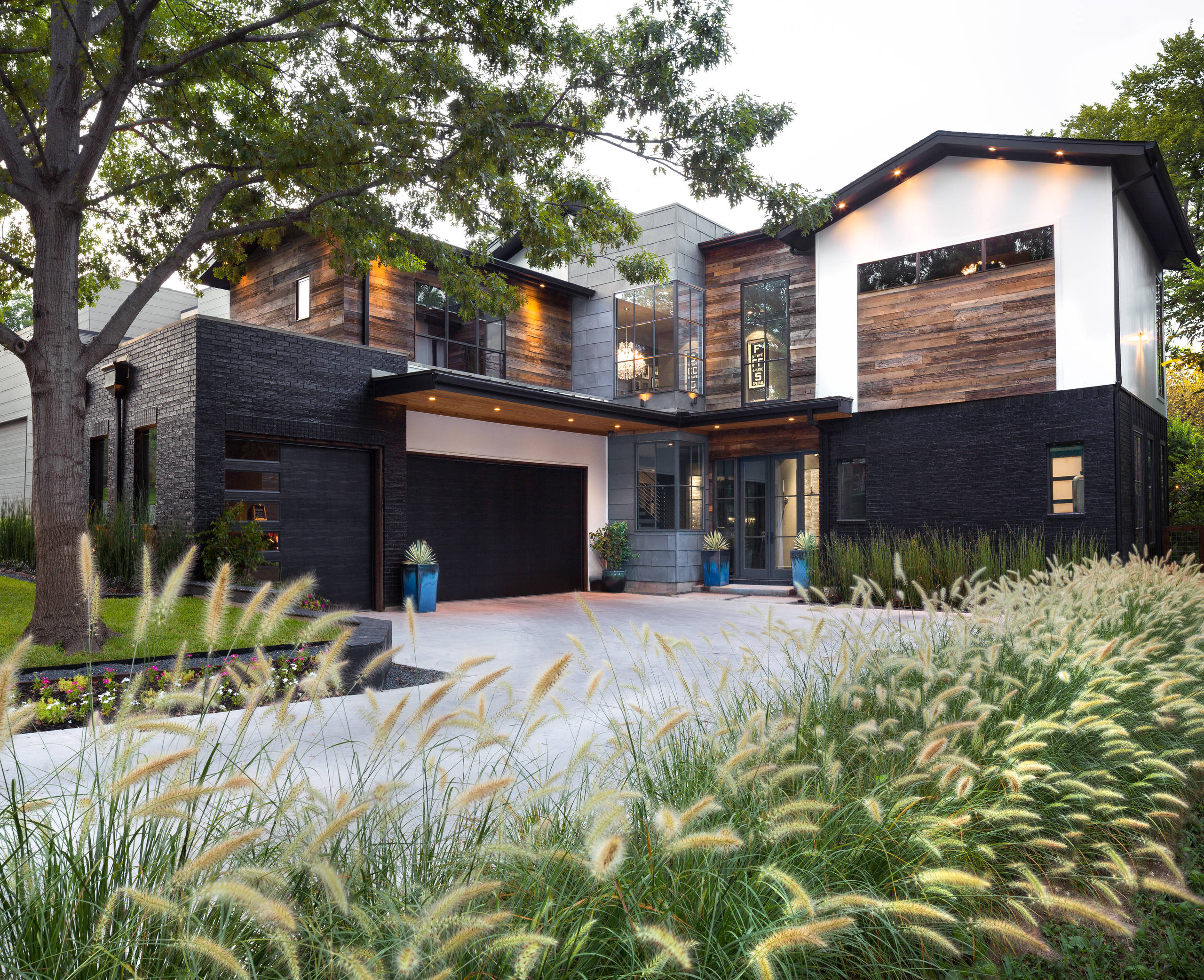 75 Industrial Exterior Home Ideas You'll Love - August, 2023 | Houzz