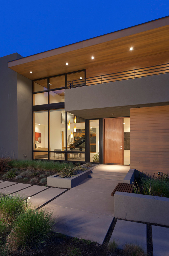 Medium sized modern two floor house exterior in San Francisco with mixed cladding and a flat roof.