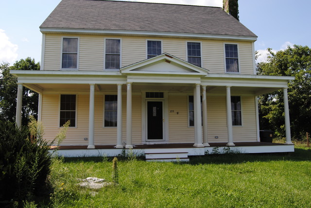 Sunroom Farmers Porch Traditional House Exterior Boston By C   Sunroom And Farmers Porch C M Chartier Contracting Img~6f61af0b01531a73 4 8651 1 Eedd73c 